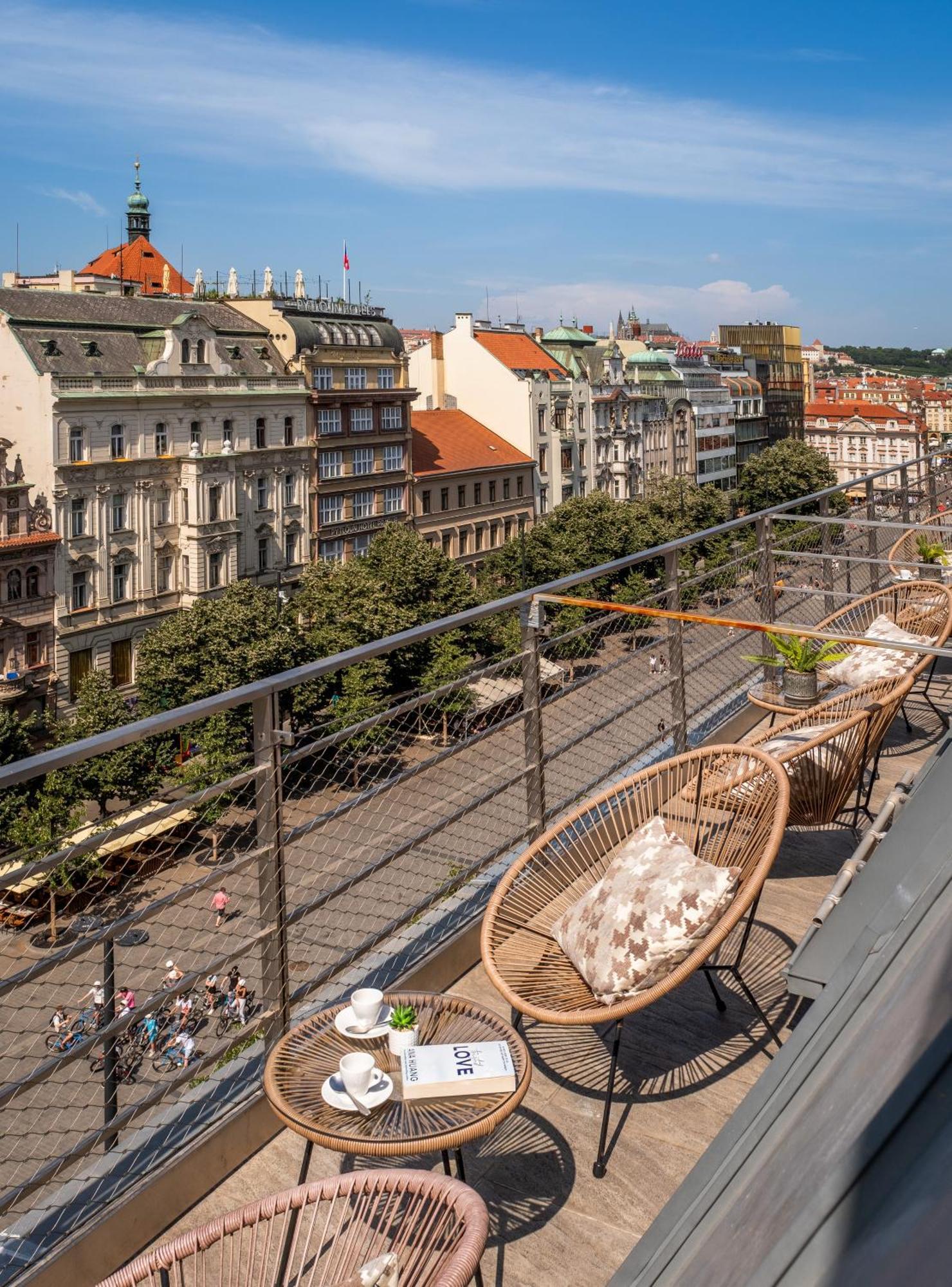 Vn17 Rooftop Suites By Adrez Prague Exterior photo